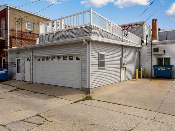 118 N Franklin Street, Manchester, IA 52057