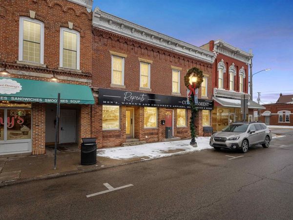 118 N Franklin Street, Manchester, IA 52057