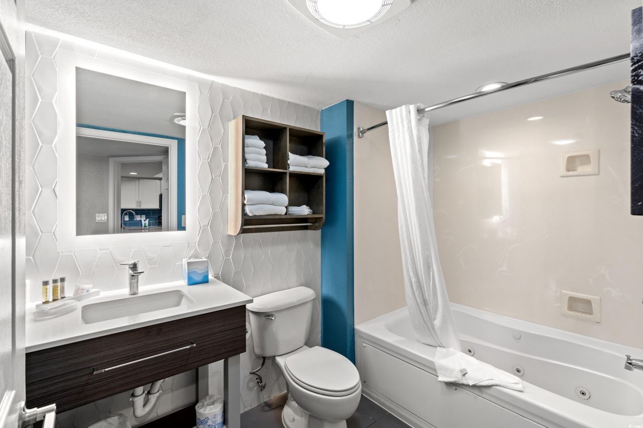 2004 N Ocean Blvd. Photo 17