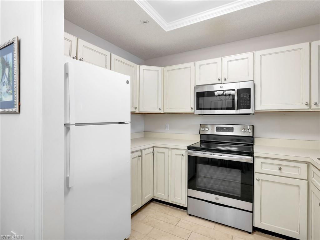 900 Arbor Lake Dr, Unit 9-301, Naples, FL 34110 Photo