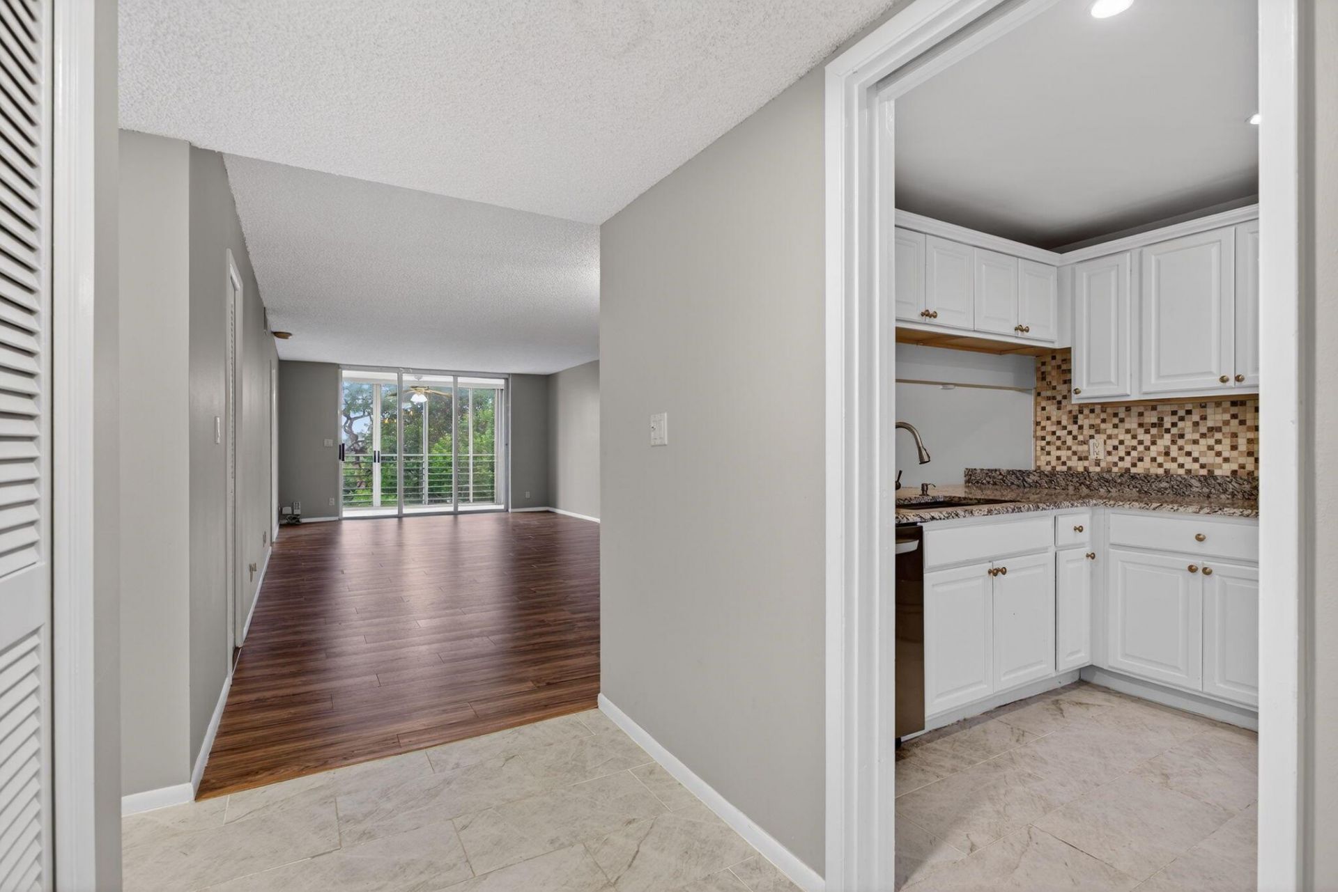 3503 Oaks Way, Unit 405, Pompano Beach, FL 33069 Photo
