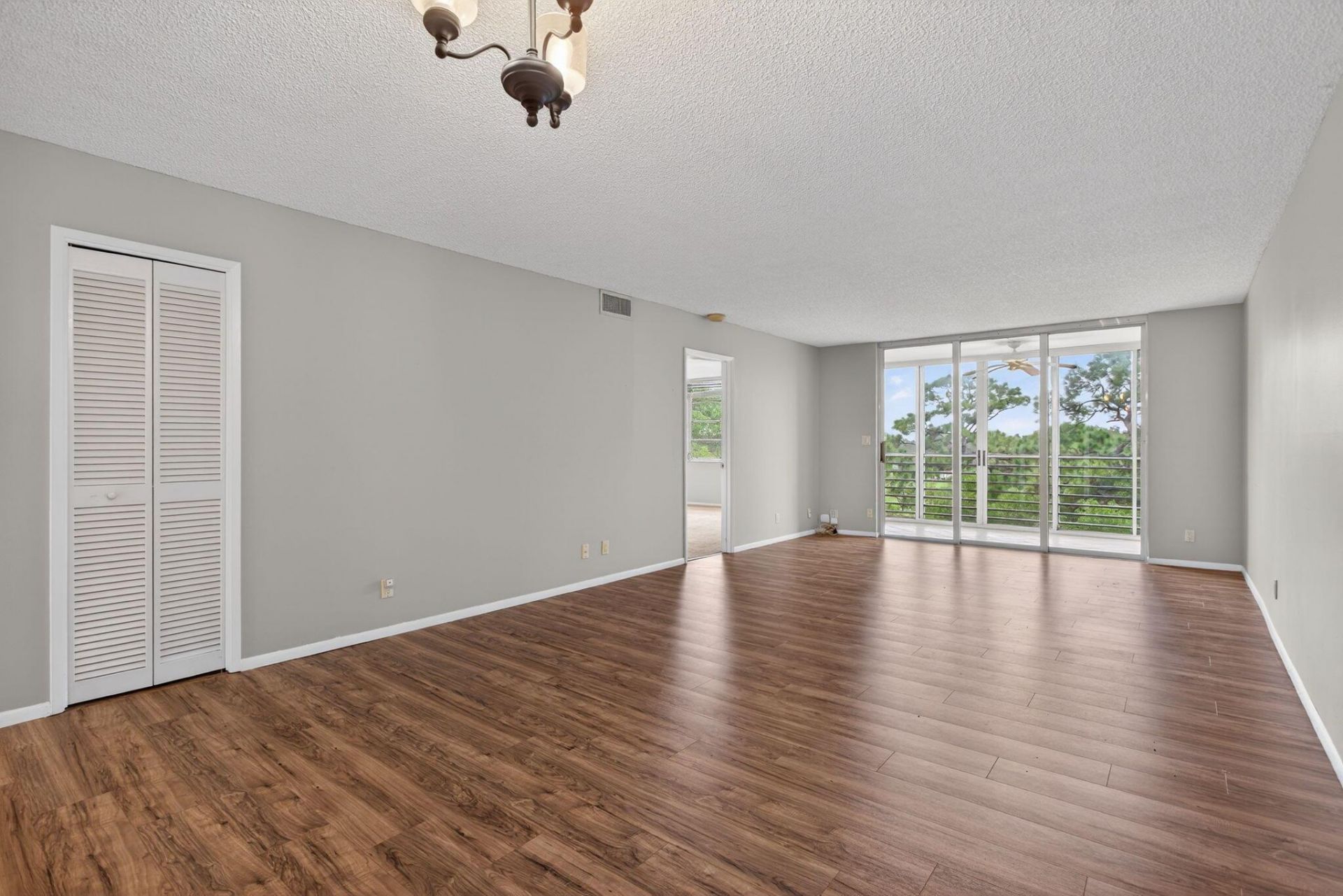 3503 Oaks Way, Unit 405, Pompano Beach, FL 33069 Photo