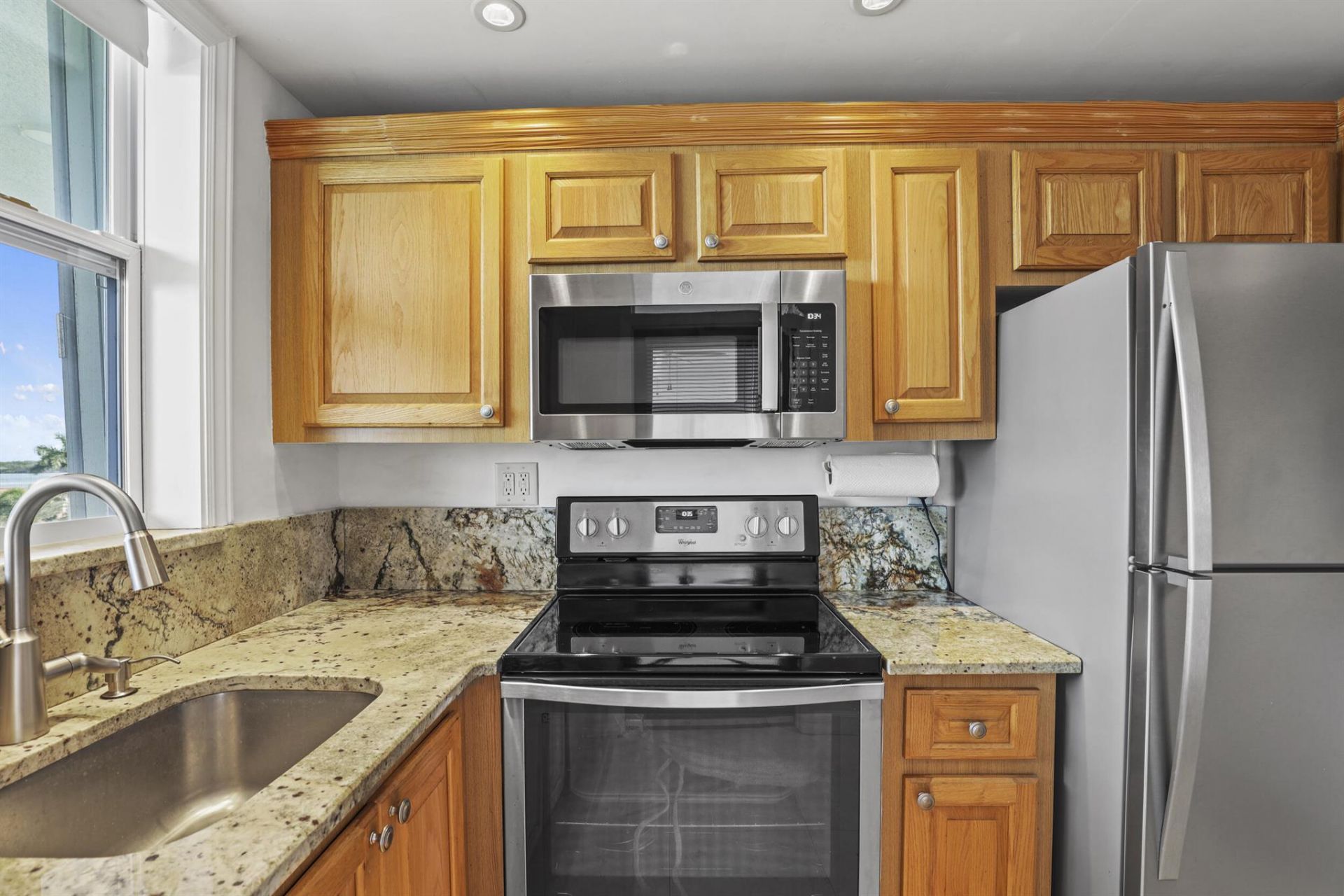 109 Paradise Harbour Boulevard, Unit 514 + Boat, North Palm Beach, FL 33408 Photo