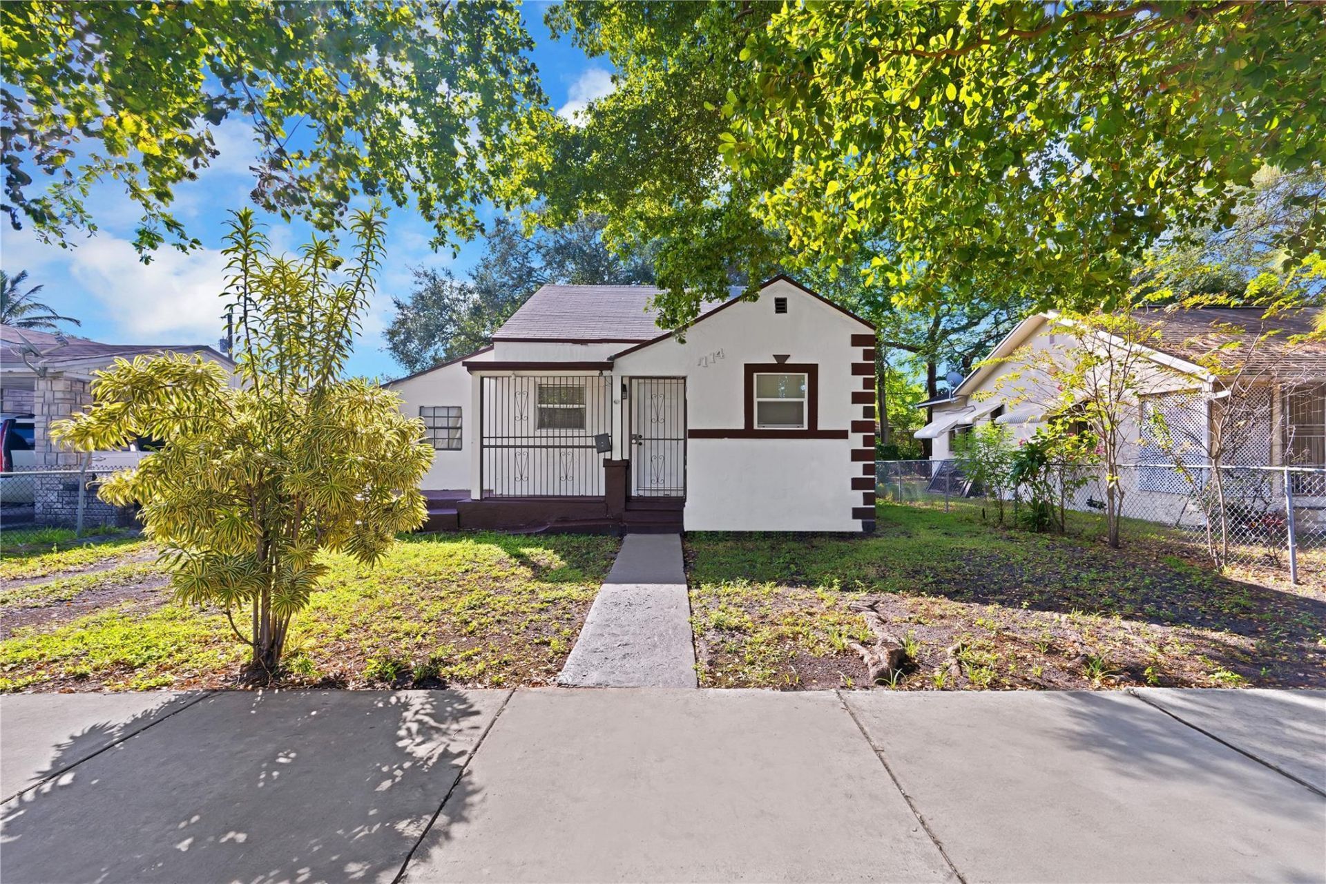 1114 NW 39th St, Miami, FL 33127 Main Photo