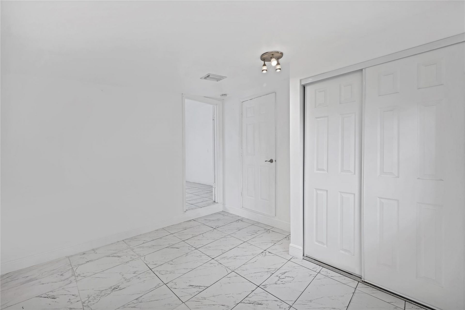 1114 NW 39th Street, Miami, FL 33127 Photo