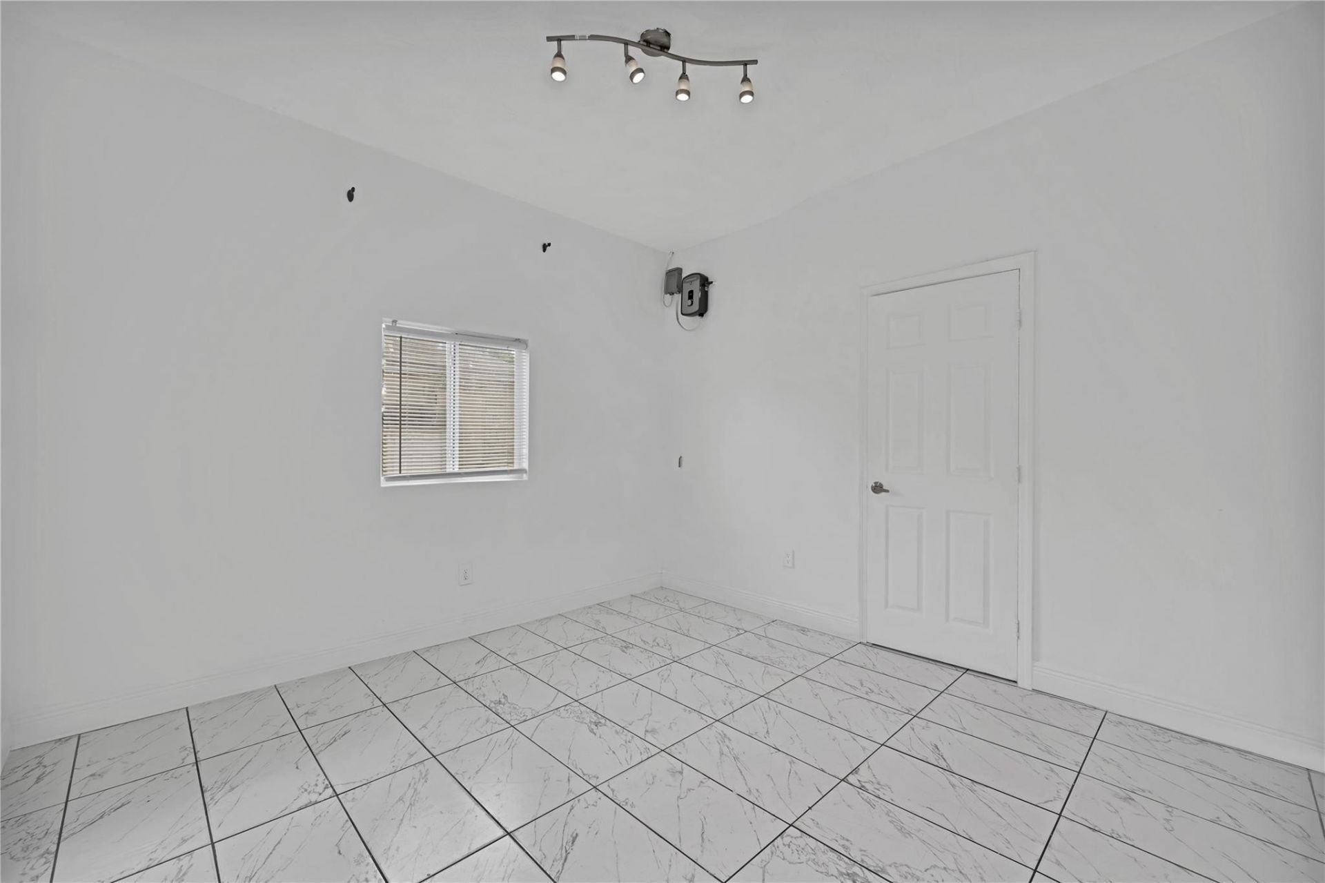 1114 NW 39th Street, Miami, FL 33127 Photo