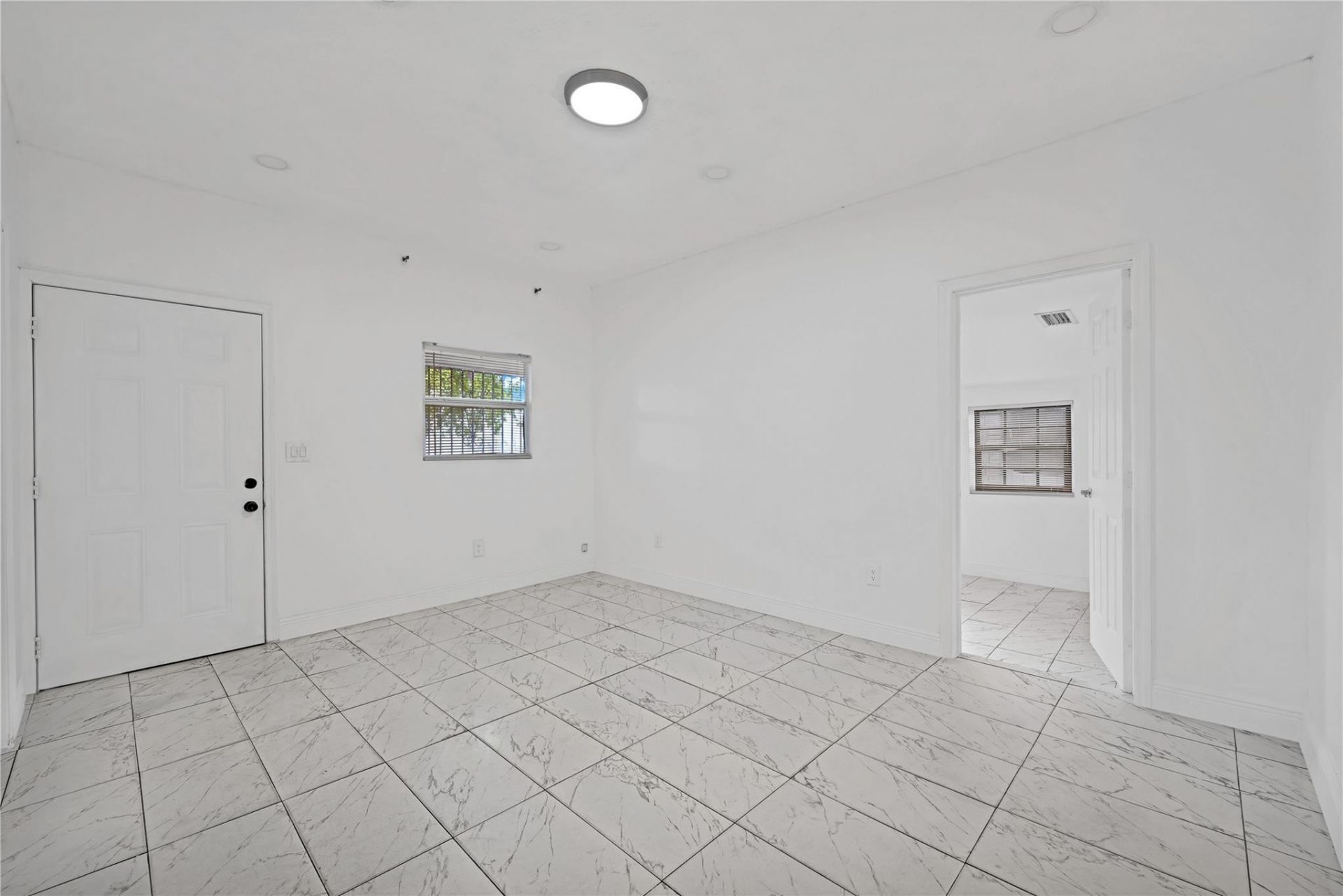 1114 NW 39th Street, Miami, FL 33127 Photo