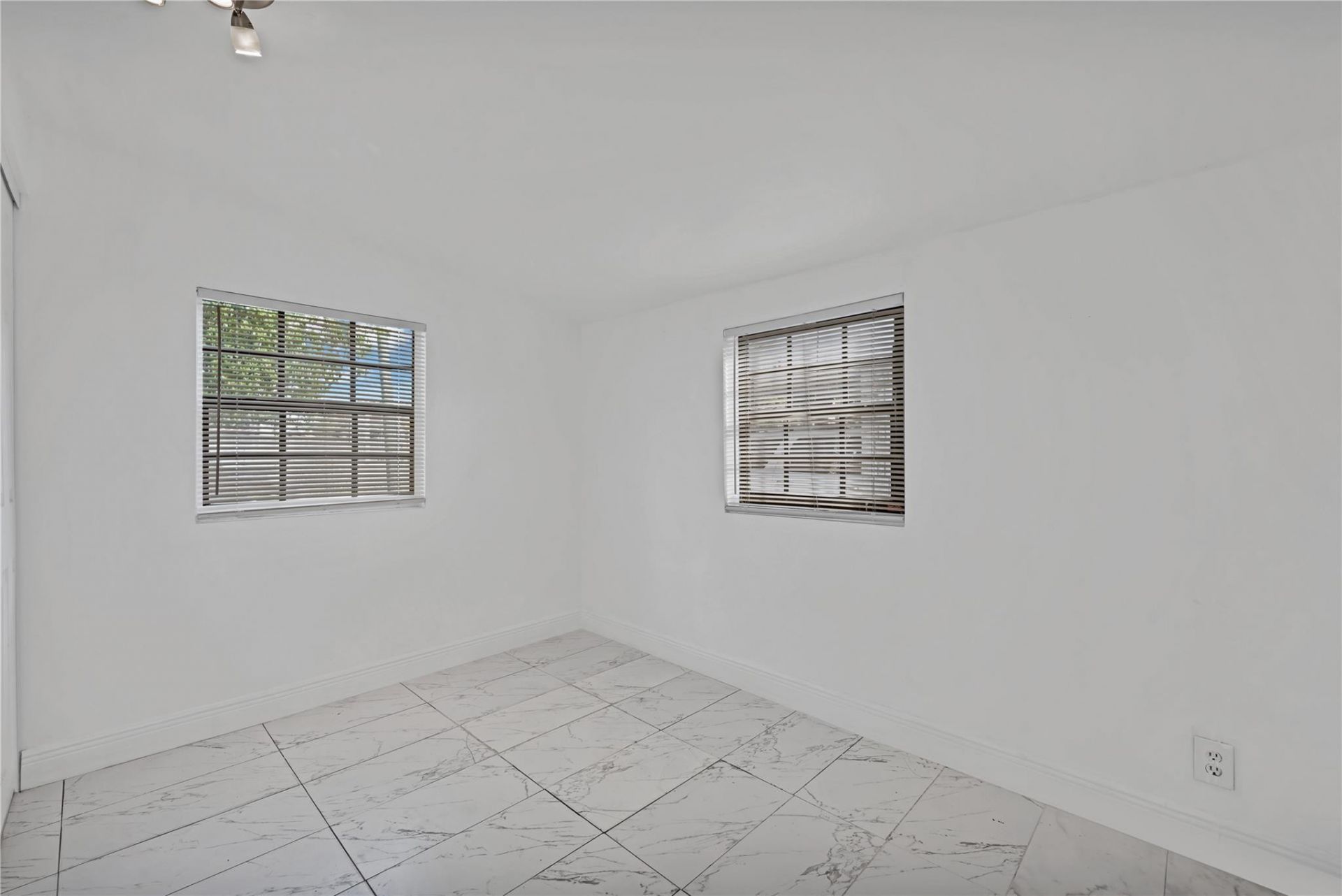 1114 NW 39th Street, Miami, FL 33127 Photo