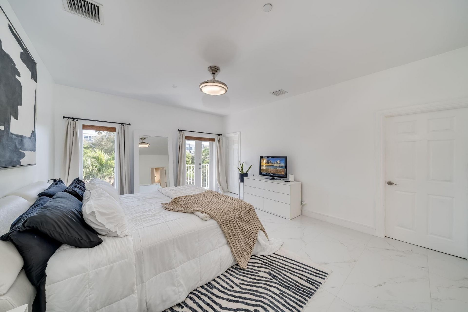 1112 NE 17th Way, Unit 1112, Fort Lauderdale, FL 33304 Photo