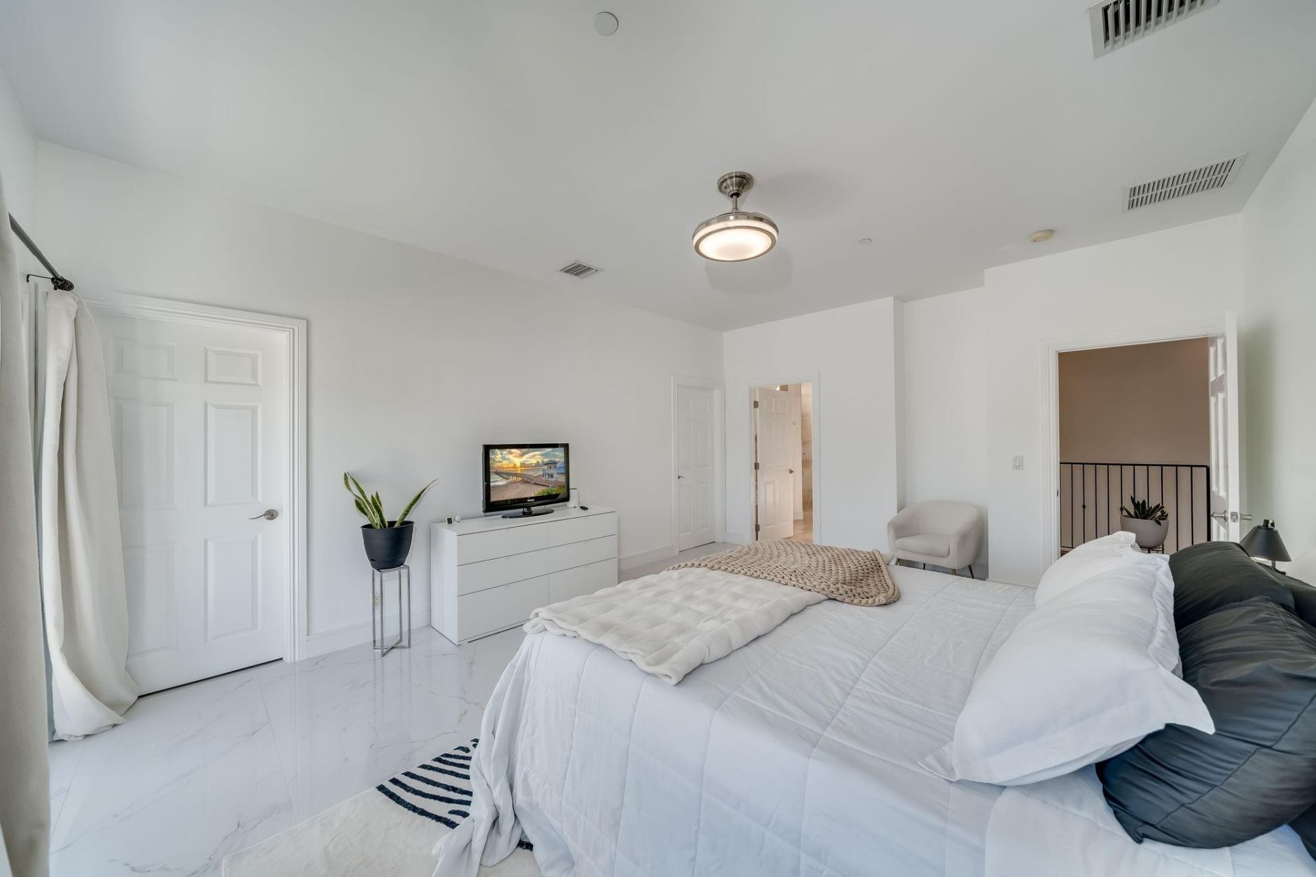 1112 NE 17th Way, Unit 1112, Fort Lauderdale, FL 33304 Photo