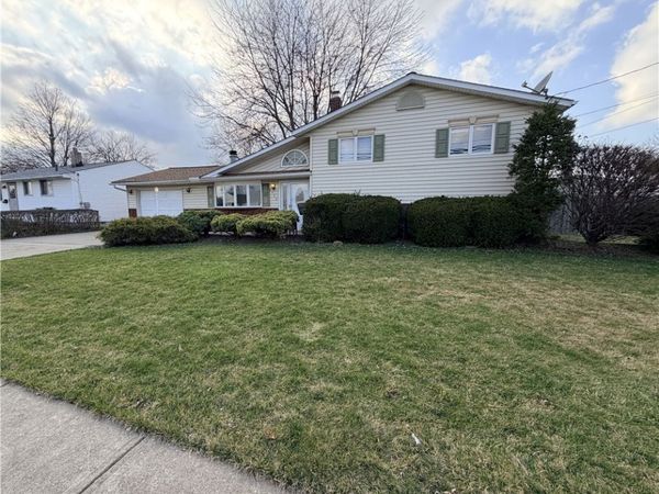 5952 Delores Boulevard, Brook Park, OH 44142