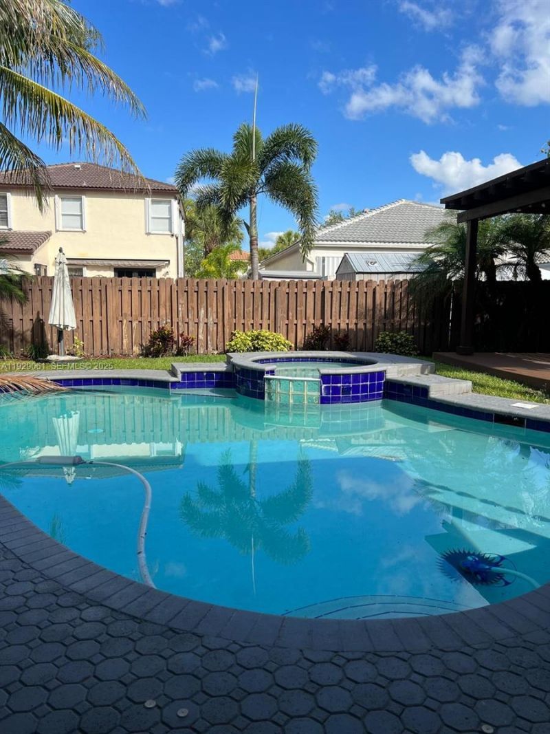 574 NW 159th Ave, Pembroke Pines, FL 33028 Photo