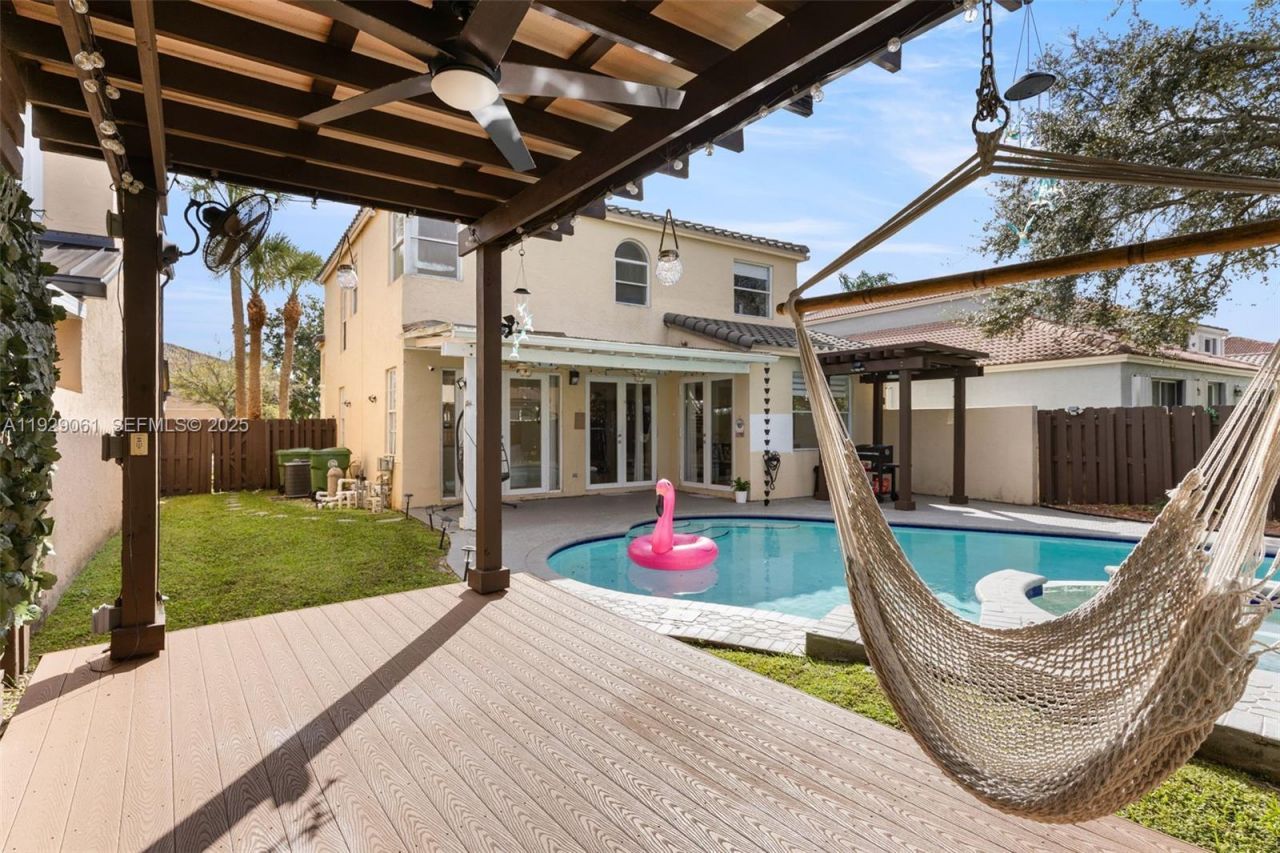 574 NW 159th Ave, Pembroke Pines, FL 33028 Photo