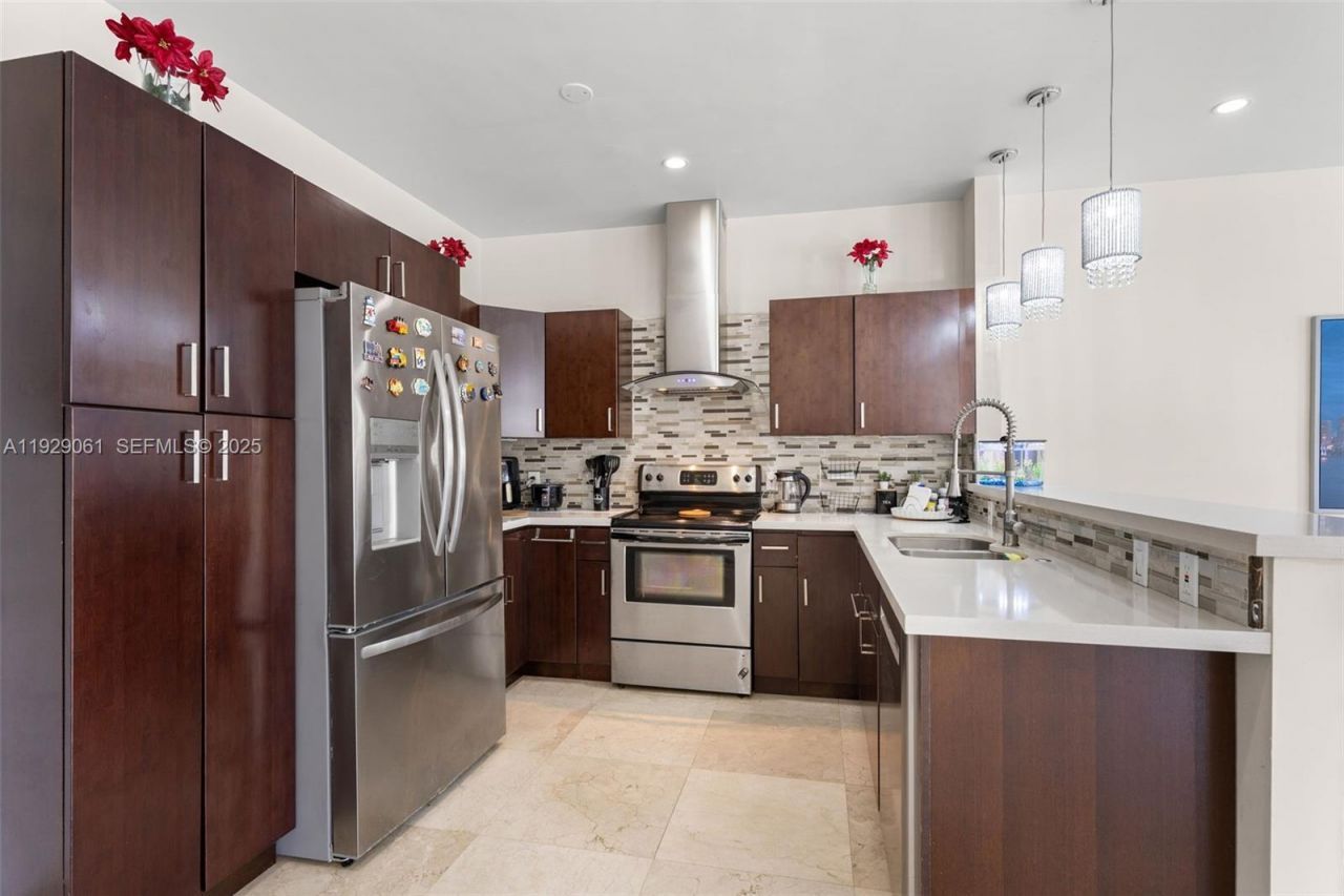 574 NW 159th Ave, Pembroke Pines, FL 33028 Photo