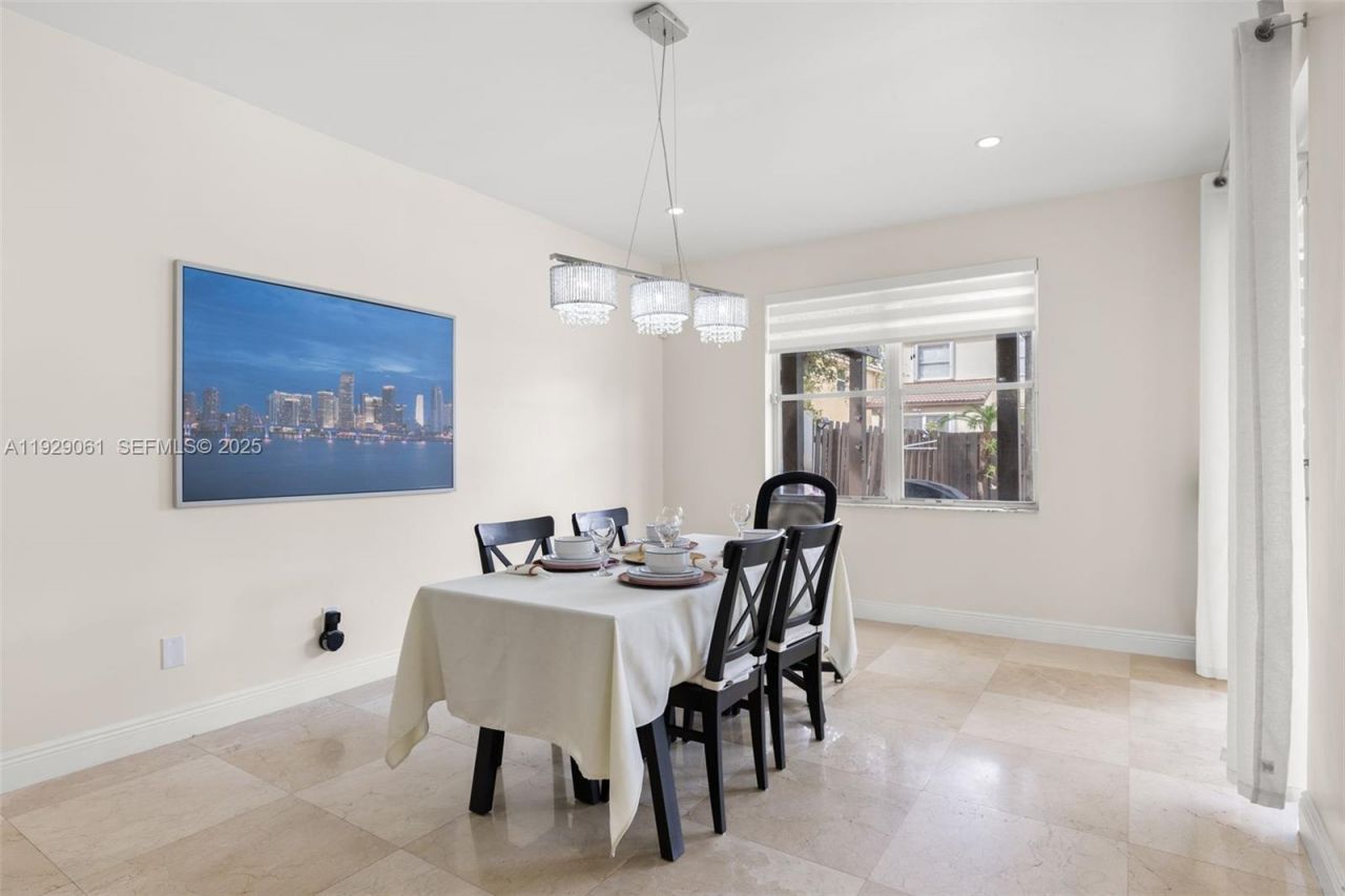 574 NW 159th Ave, Pembroke Pines, FL 33028 Photo