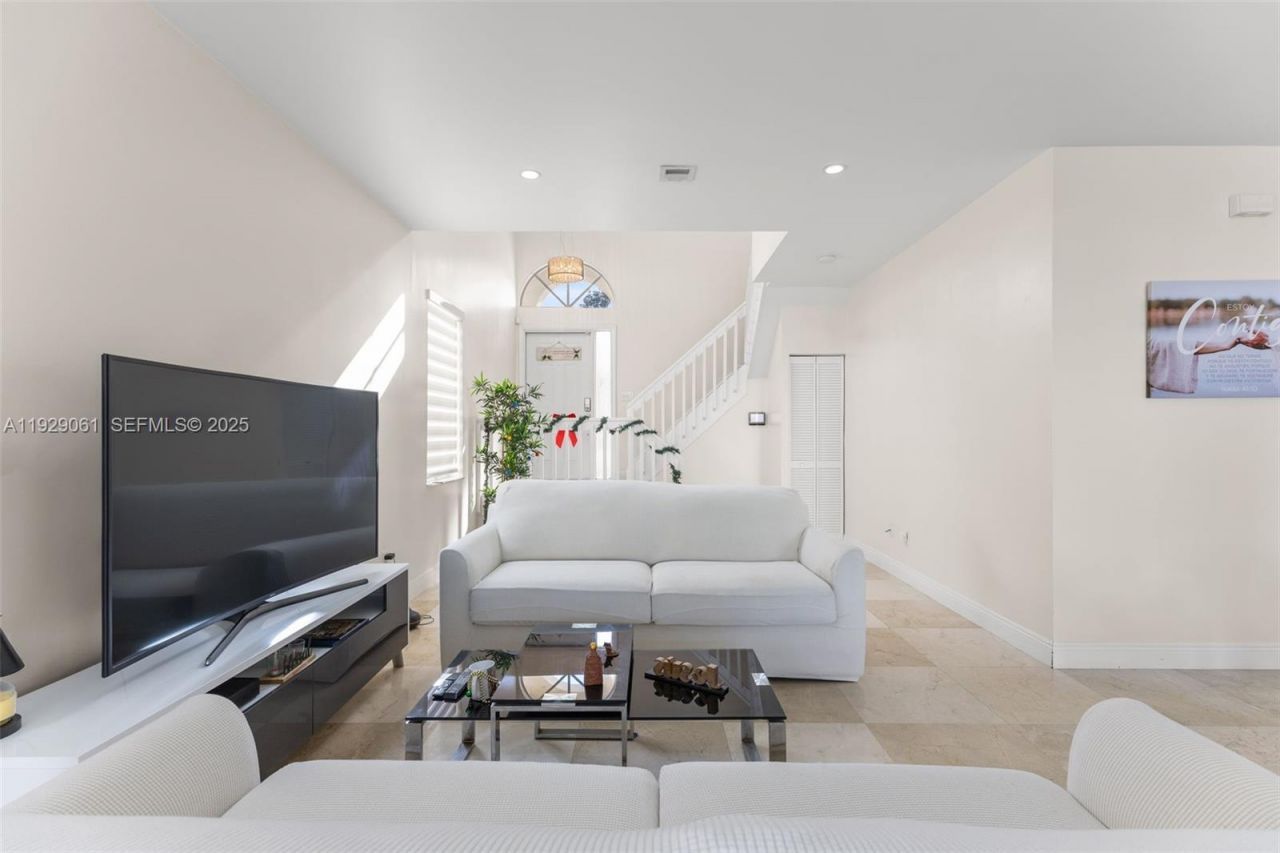 574 NW 159th Ave, Pembroke Pines, FL 33028 Photo