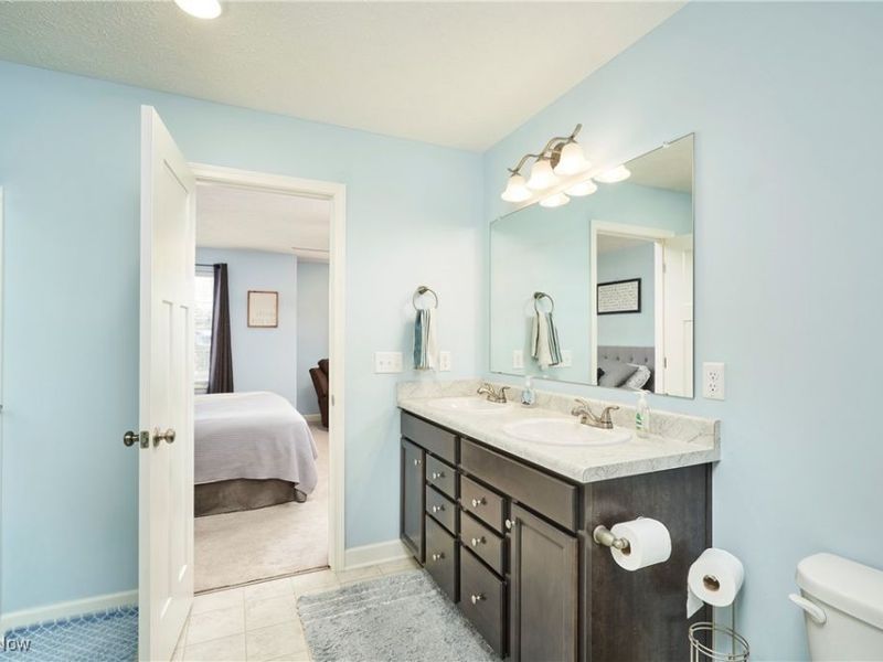 7840 Mccreary Road, Seven Hills, OH 44131 Photo 12