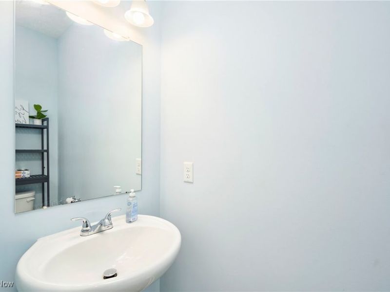 7840 Mccreary Road, Seven Hills, OH 44131 Photo 8