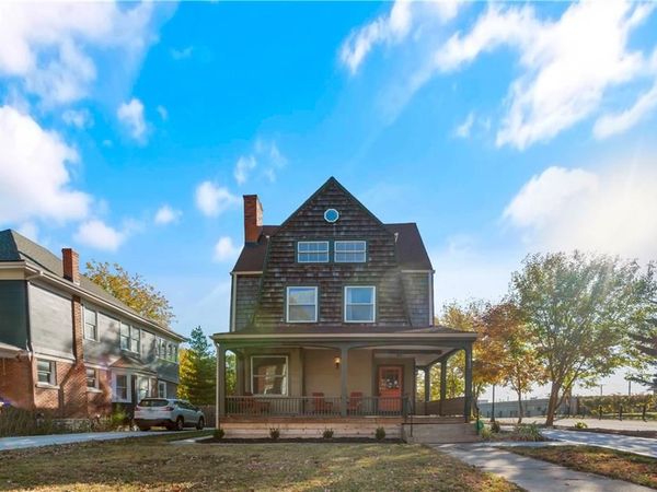 3833 Wyandotte Street, Kansas City, MO 64111