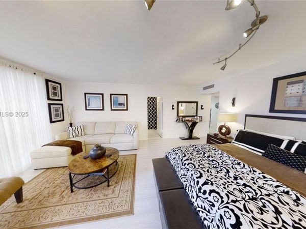 800 West Ave, Unit 614, Miami Beach, FL 33139