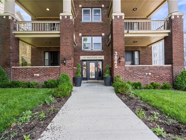 3841-5 Wyandotte Street, Kansas City, MO 64111