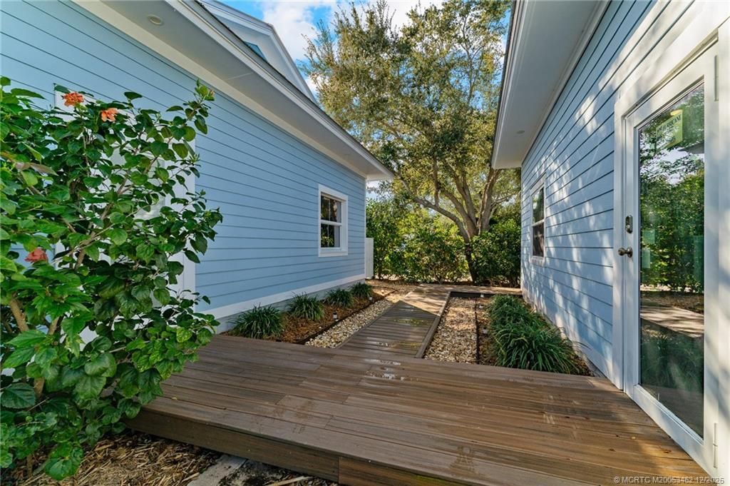 1002 SE Riverside Drive, Stuart, FL 34996 Photo