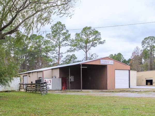 8117 Ms-63, Moss Point, MS 39562