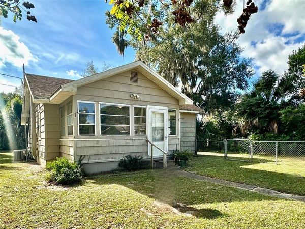916 W WISCONSIN AVENUE, DELAND, FL 32720