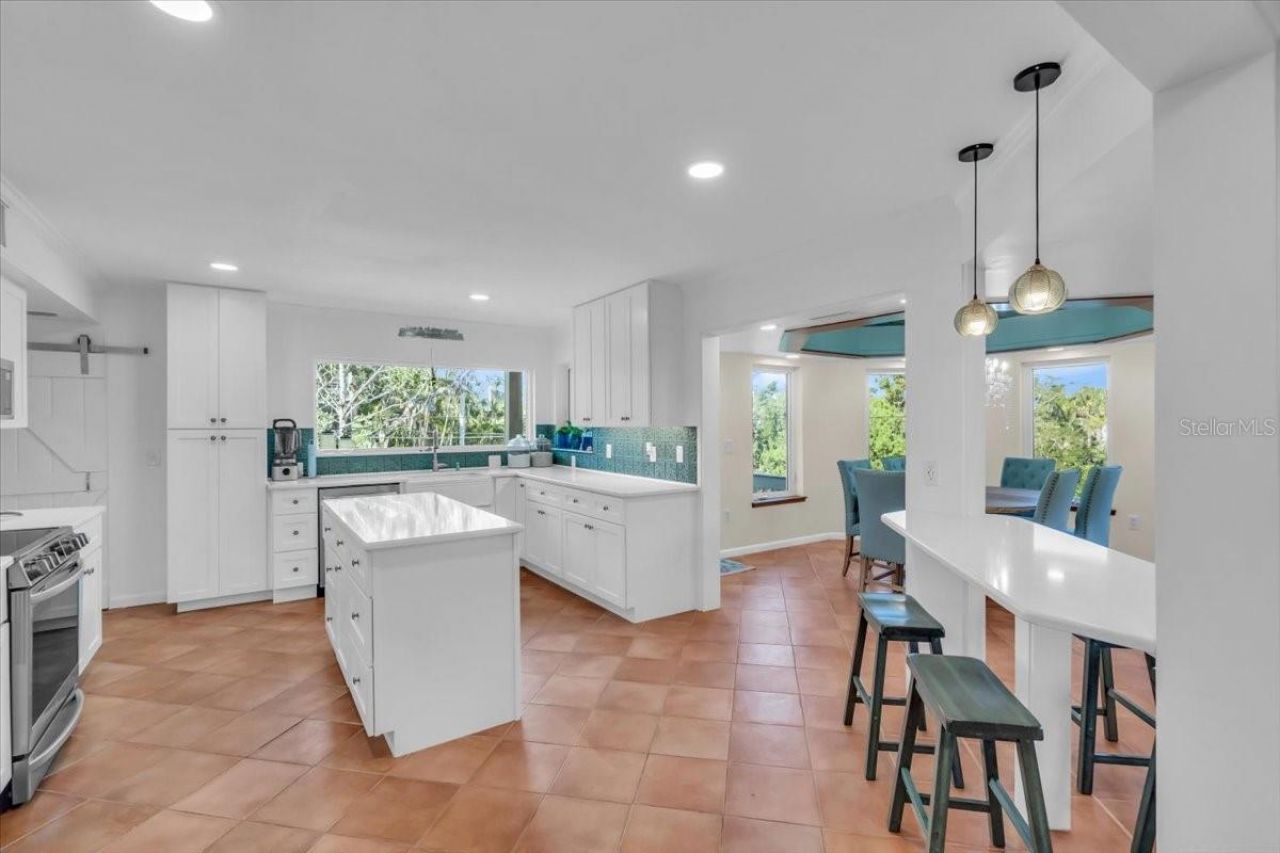 1015 Bayshore Drive, Terra Ceia, FL 34250 Photo