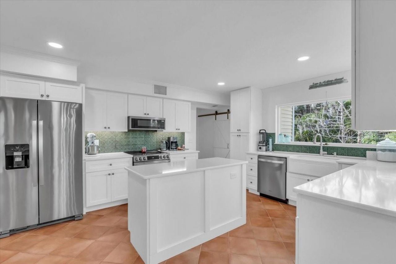 1015 Bayshore Drive, Terra Ceia, FL 34250 Photo