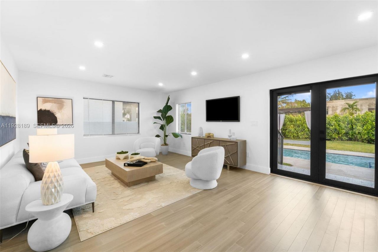 2735 SW 65th Ave, Miami, FL 33155 Photo