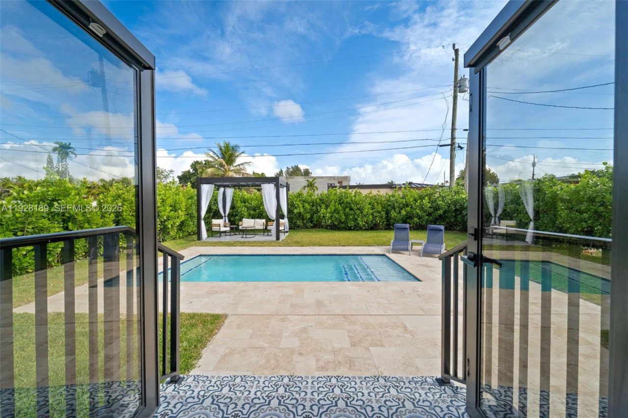 2735 SW 65th Ave, Miami, FL 33155 Photo