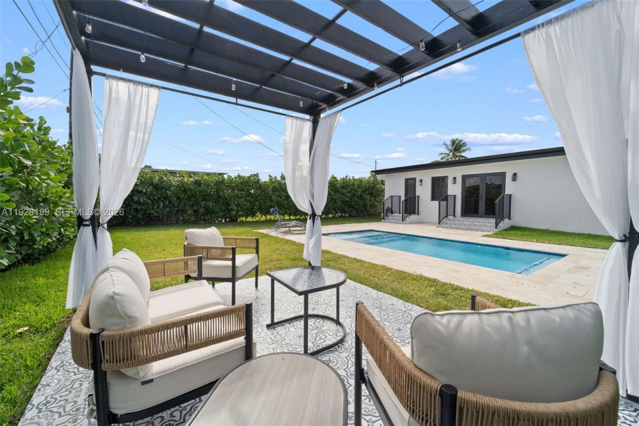 2735 SW 65th Ave, Miami, FL 33155 Photo