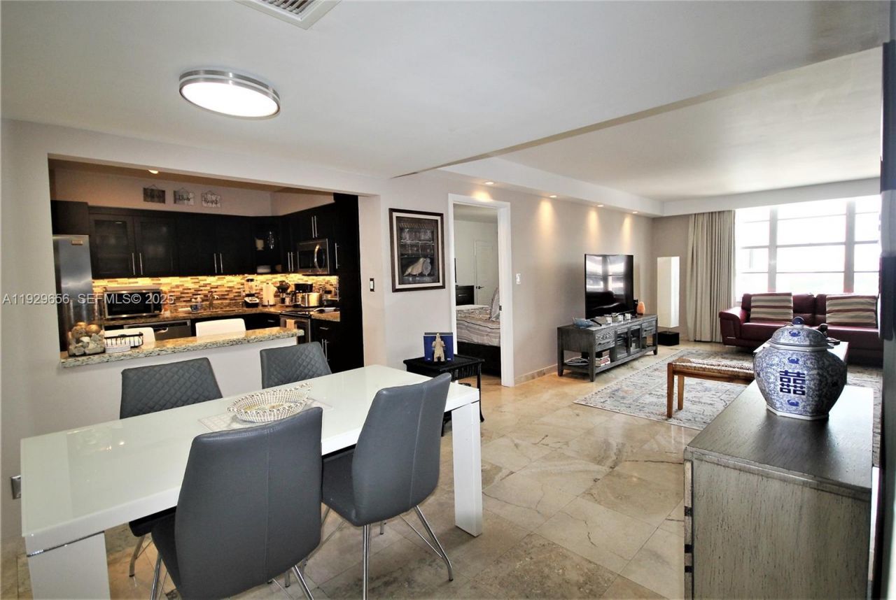 5161 Collins Ave, Unit 1610, Miami Beach, FL 33140 Photo