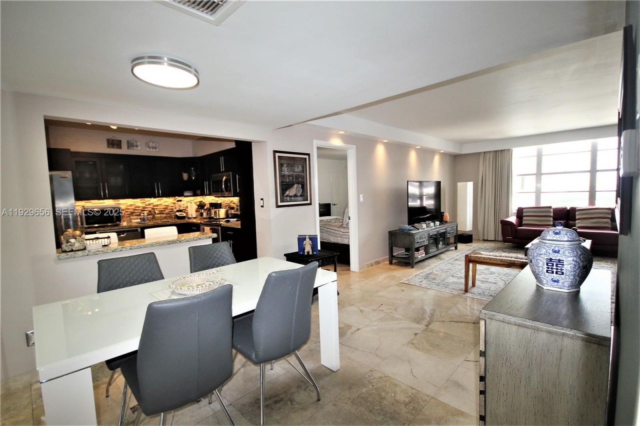 5161 Collins Ave, Unit 1610, Miami Beach, FL 33140 Photo