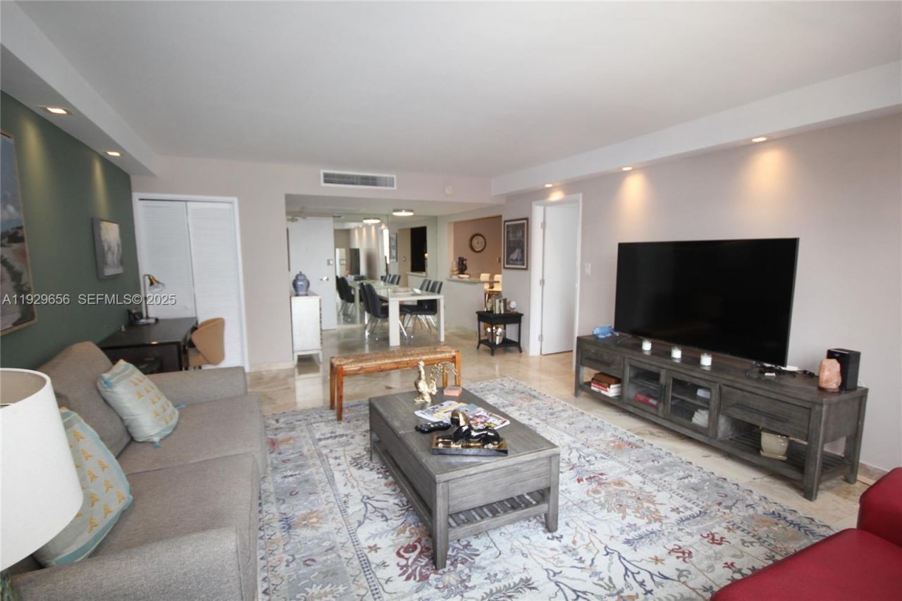 5161 Collins Ave, Unit 1610, Miami Beach, FL 33140 Photo