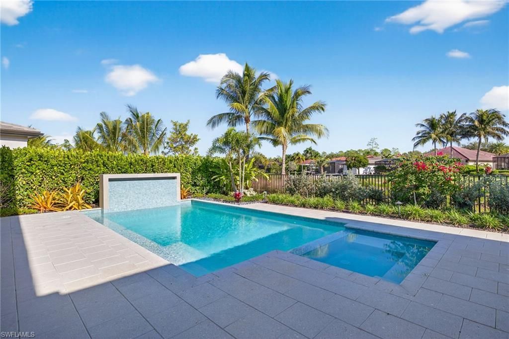 16732 Lucarno Way N, Naples, FL 34110 Photo