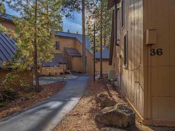 17611 Cluster Cabin Lane, Unit 36, Sunriver, OR 97707