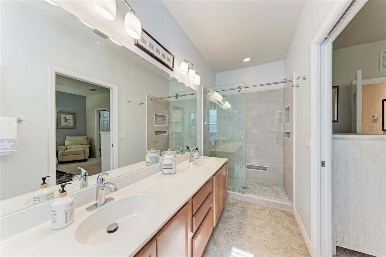 3810 82nd Avenue Circle E, Unit 106, Sarasota, FL 34243 Photo