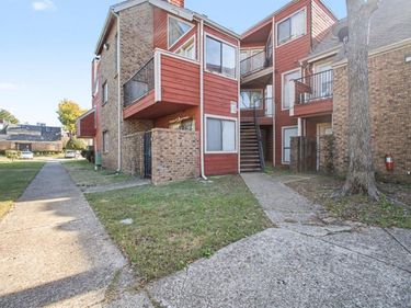 9827 Walnut Street, Unit 210, Dallas, TX 75243