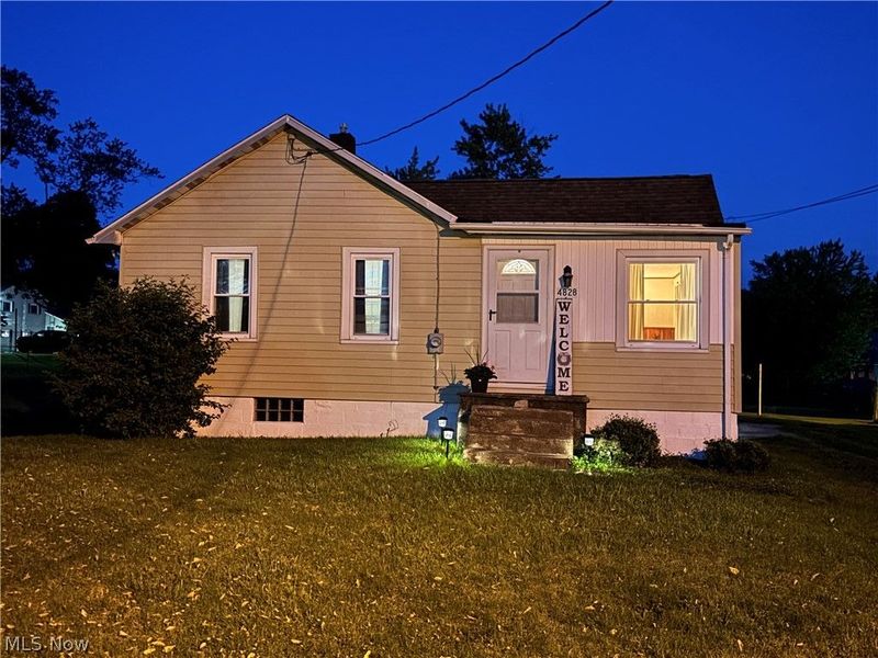 4828 Damon Avenue NW, Warren, OH 44483 Photo 1