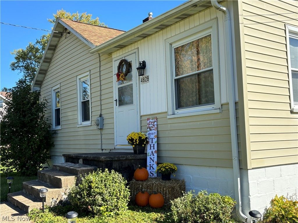 4828 Damon Avenue Nw, Warren, OH 44483 Main Photo