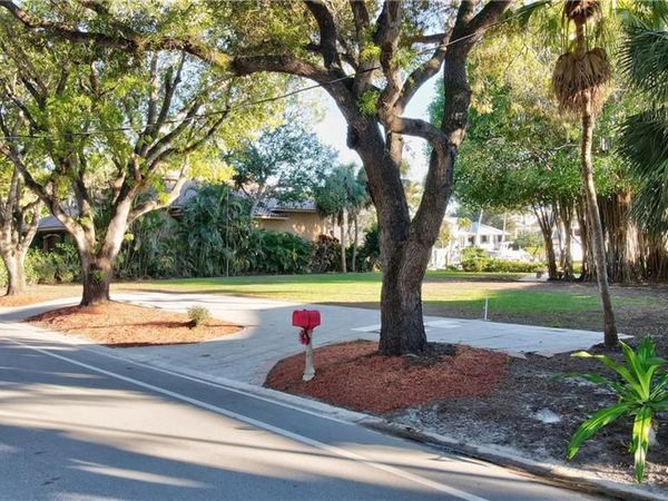 442 18th AVE S, NAPLES, FL 34102