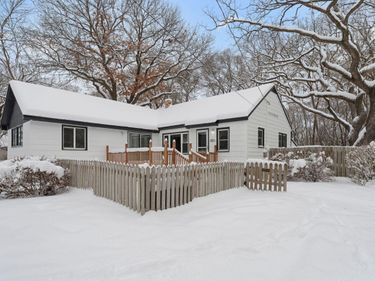 2825 Woodale Drive, Mounds View, MN 55112