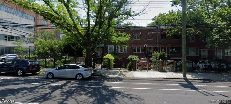4042 Bronxwood Avenue, Bronx, NY 10466 Main Photo