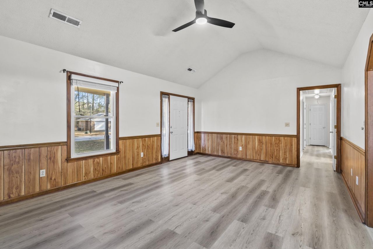 1569 Crowndale Dr Photo 4