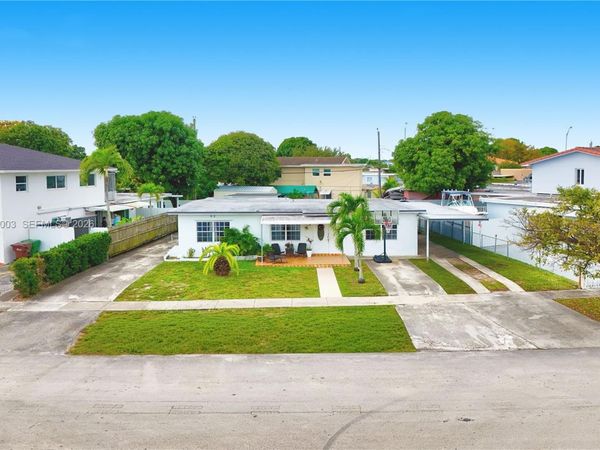 1540 E 8th Ct, Hialeah, FL 33010