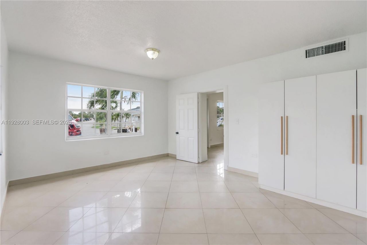 1540 E 8th Ct, Hialeah, FL 33010 Photo