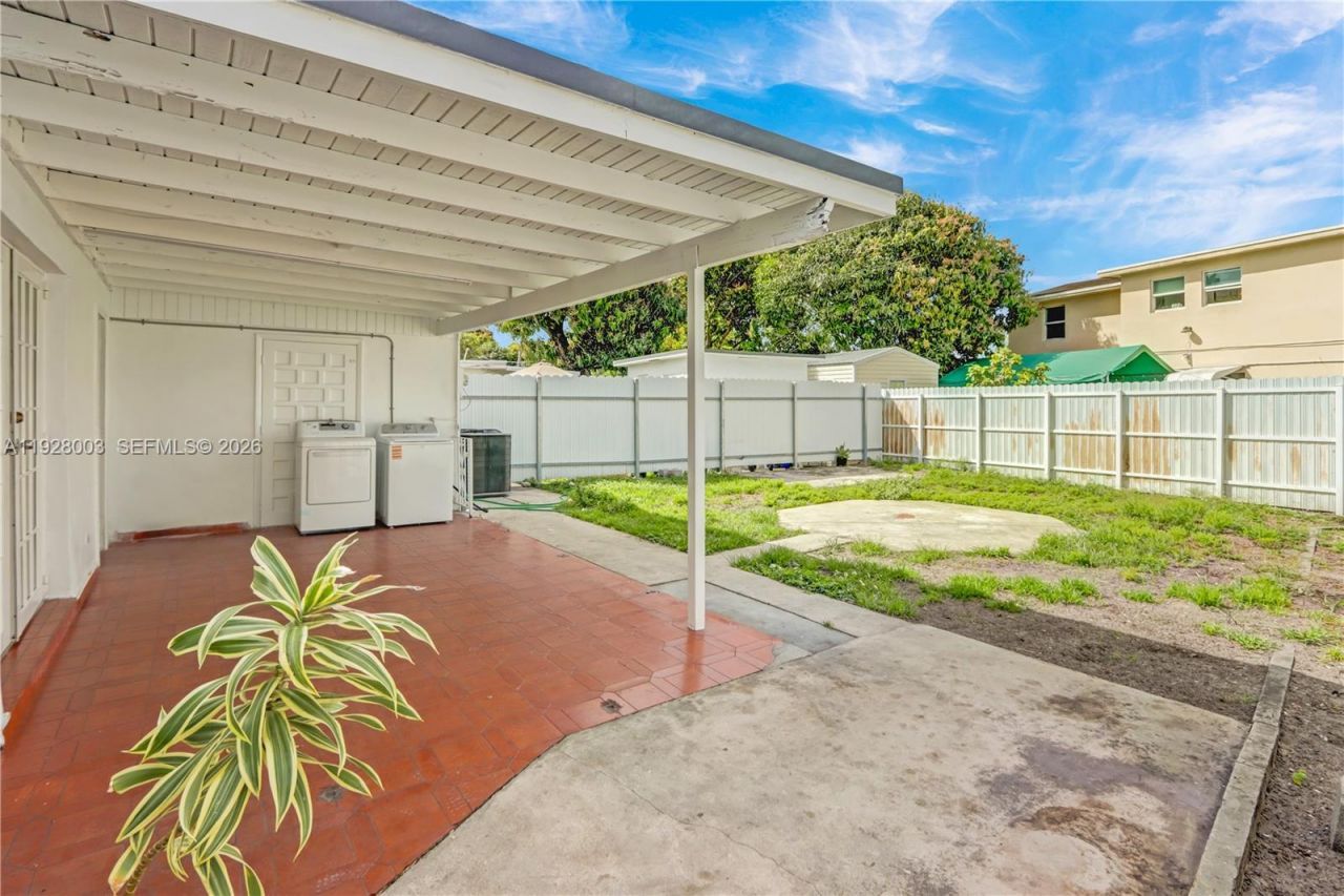 1540 E 8th Ct, Hialeah, FL 33010 Photo