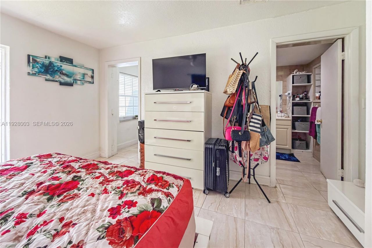 1540 E 8th Ct, Hialeah, FL 33010 Photo